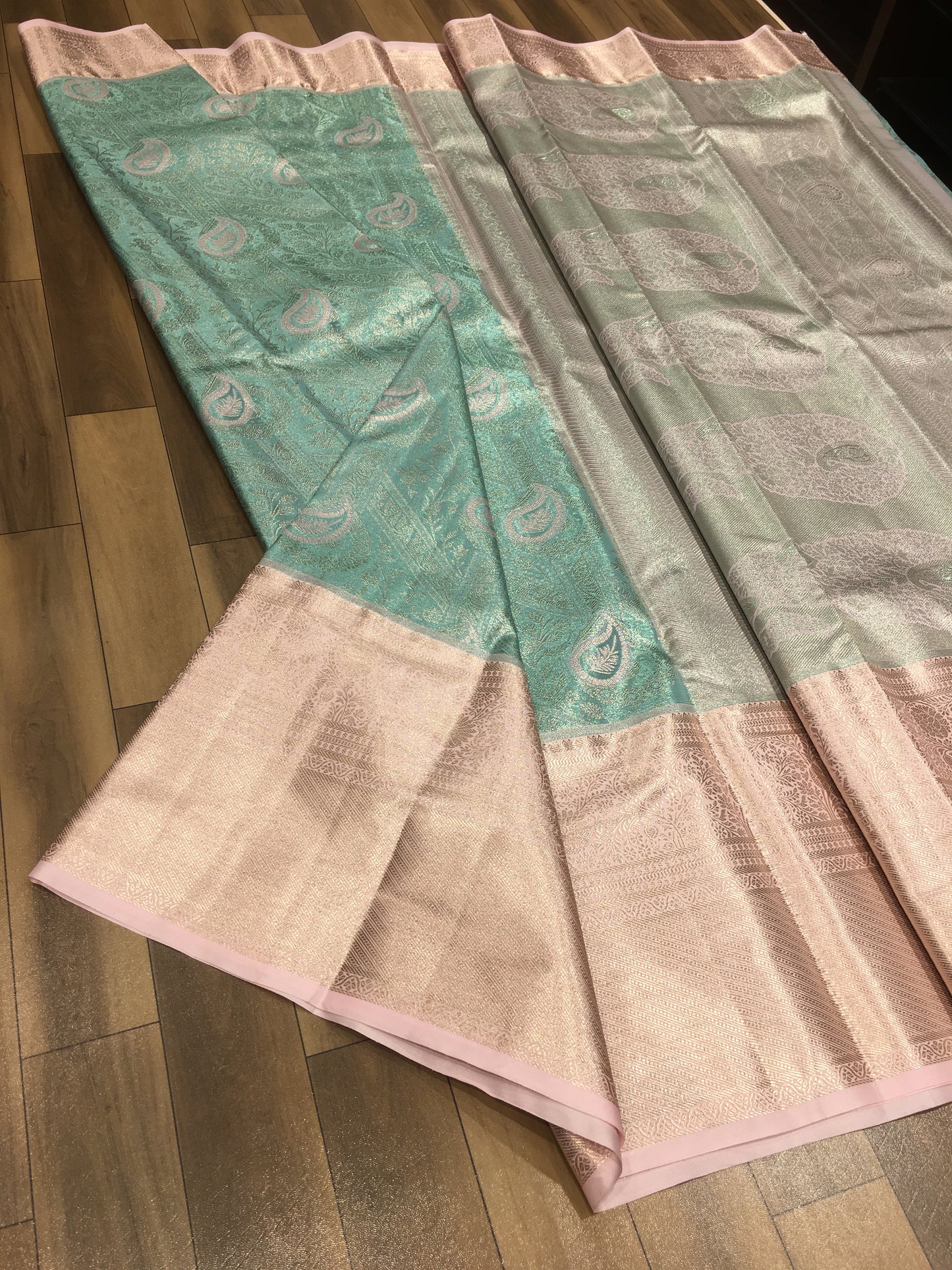 Semi Kanchipuram Tissue Saree