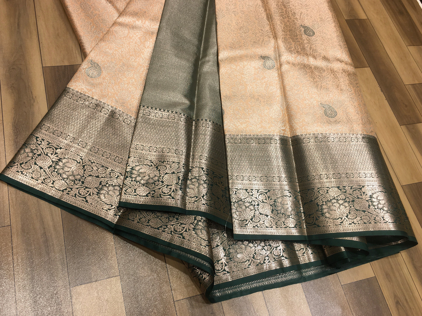 Semi Kanchipuram Tissue Saree