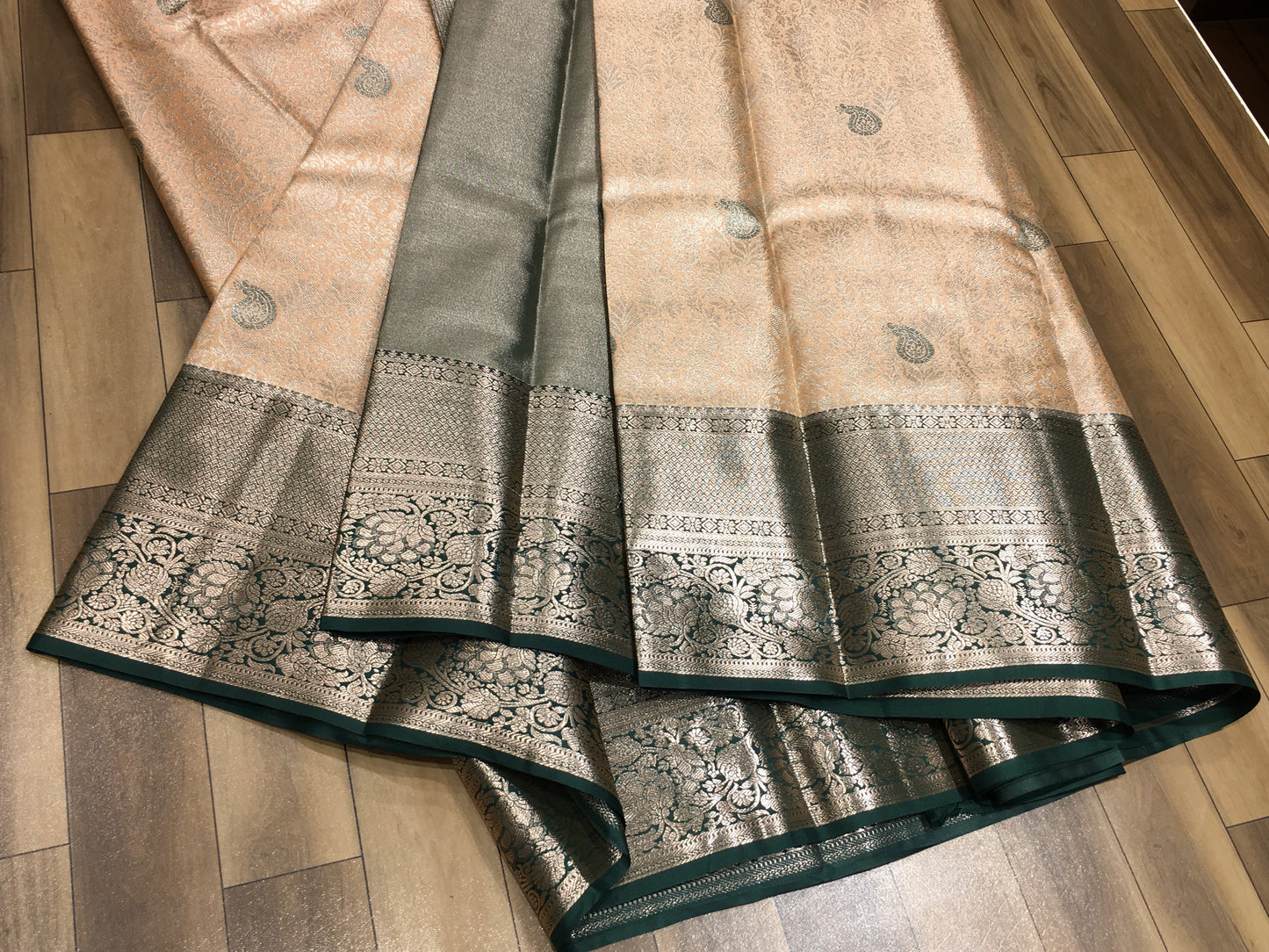 Semi Kanchipuram Tissue Saree