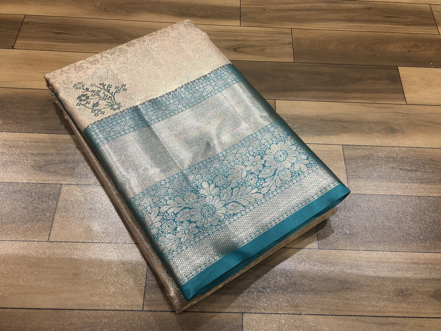 Semi Kanchipuram Tissue Saree