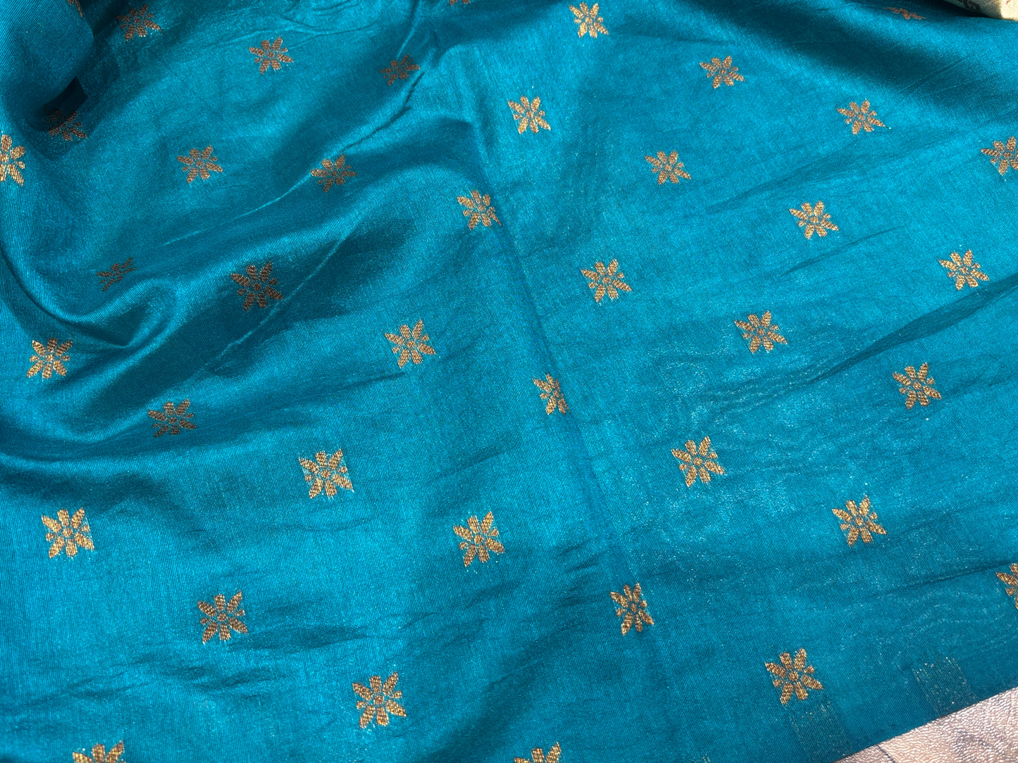 Dola saree