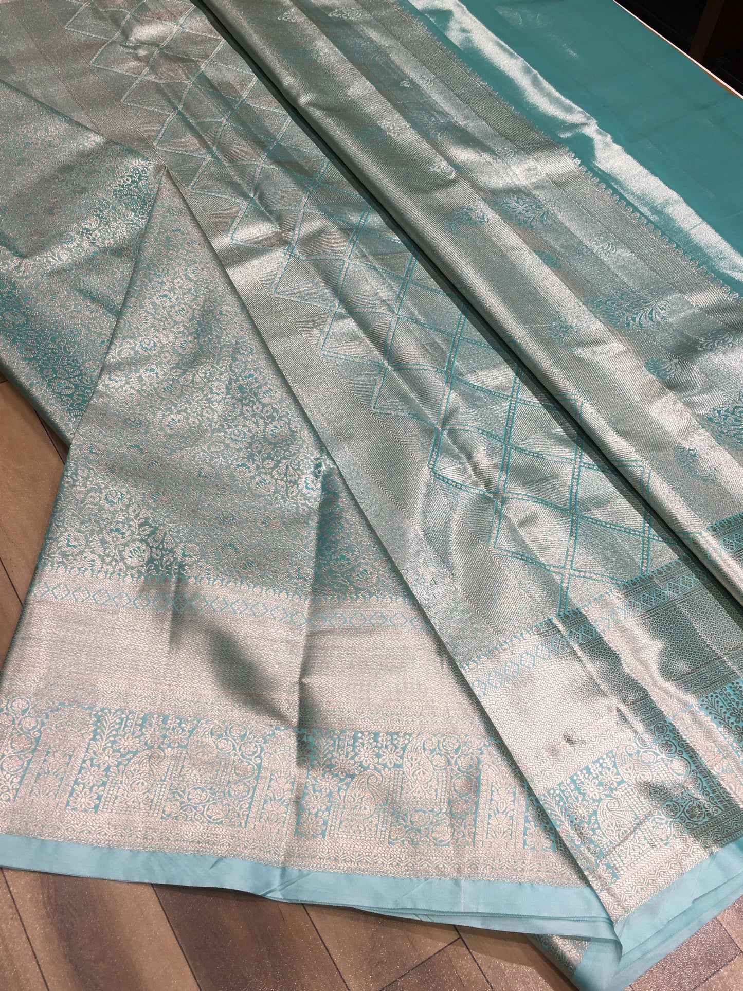 Semi Kanchipuram Tissue Saree