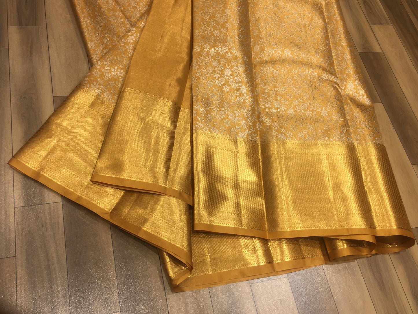 Semi Kanchipuram Tissue Saree