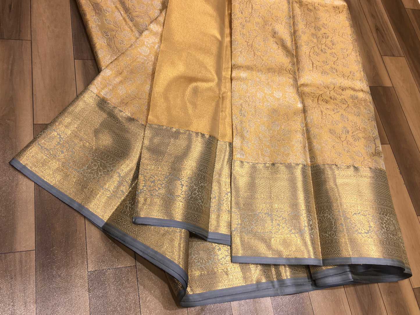 Semi Kanchipuram Tissue Saree