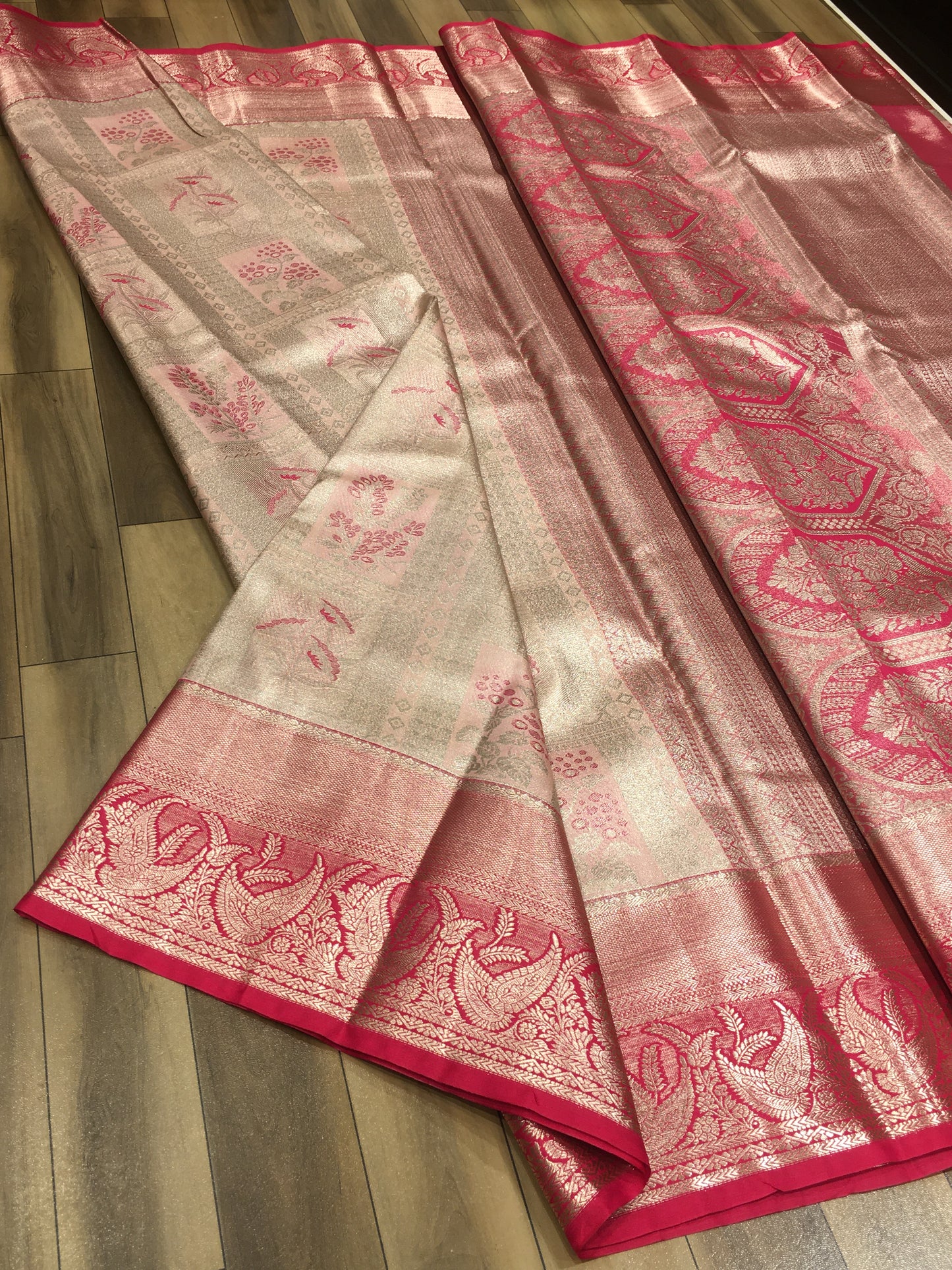 Semi Kanchipuram Tissue Saree