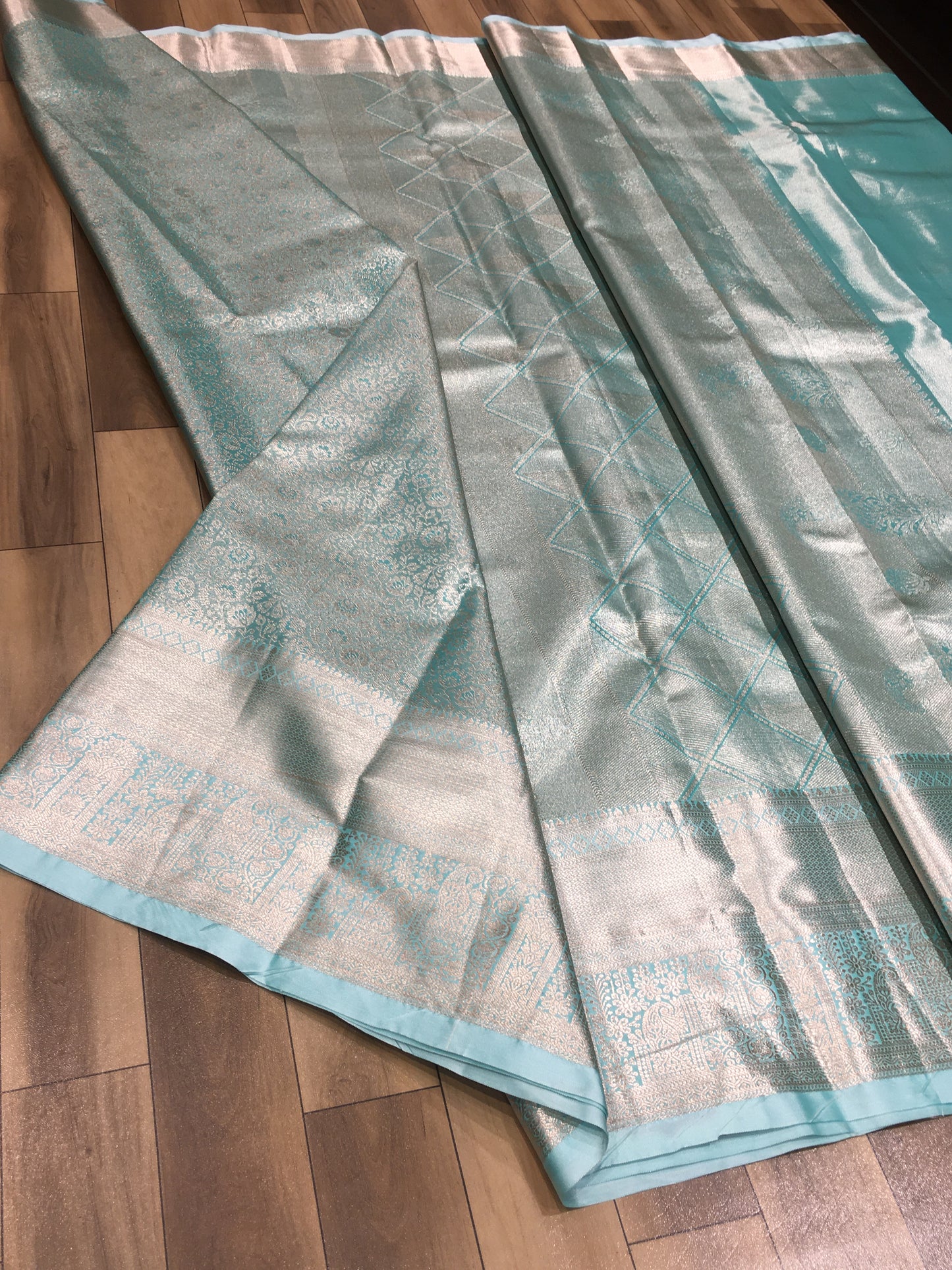 Semi Kanchipuram Tissue Saree