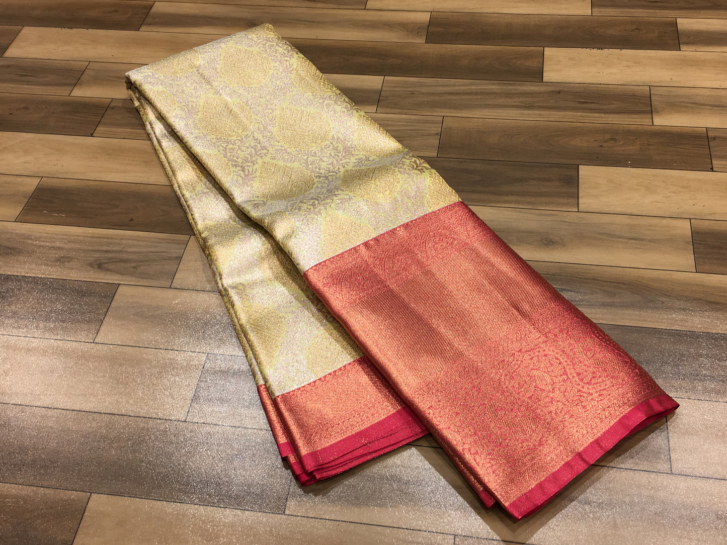 Semi Kanchipuram Tissue Saree