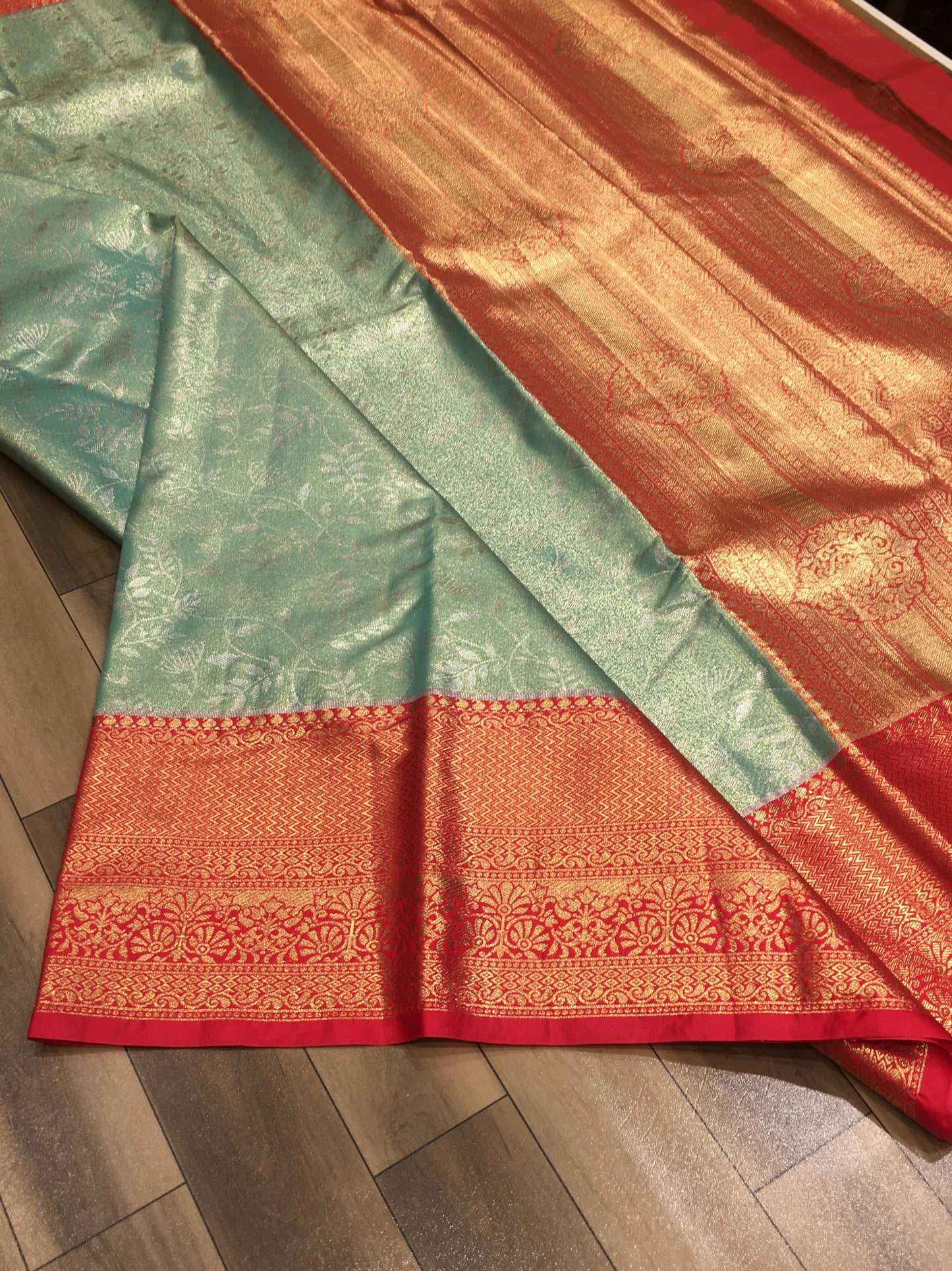 Semi Kanchipuram Tissue Saree