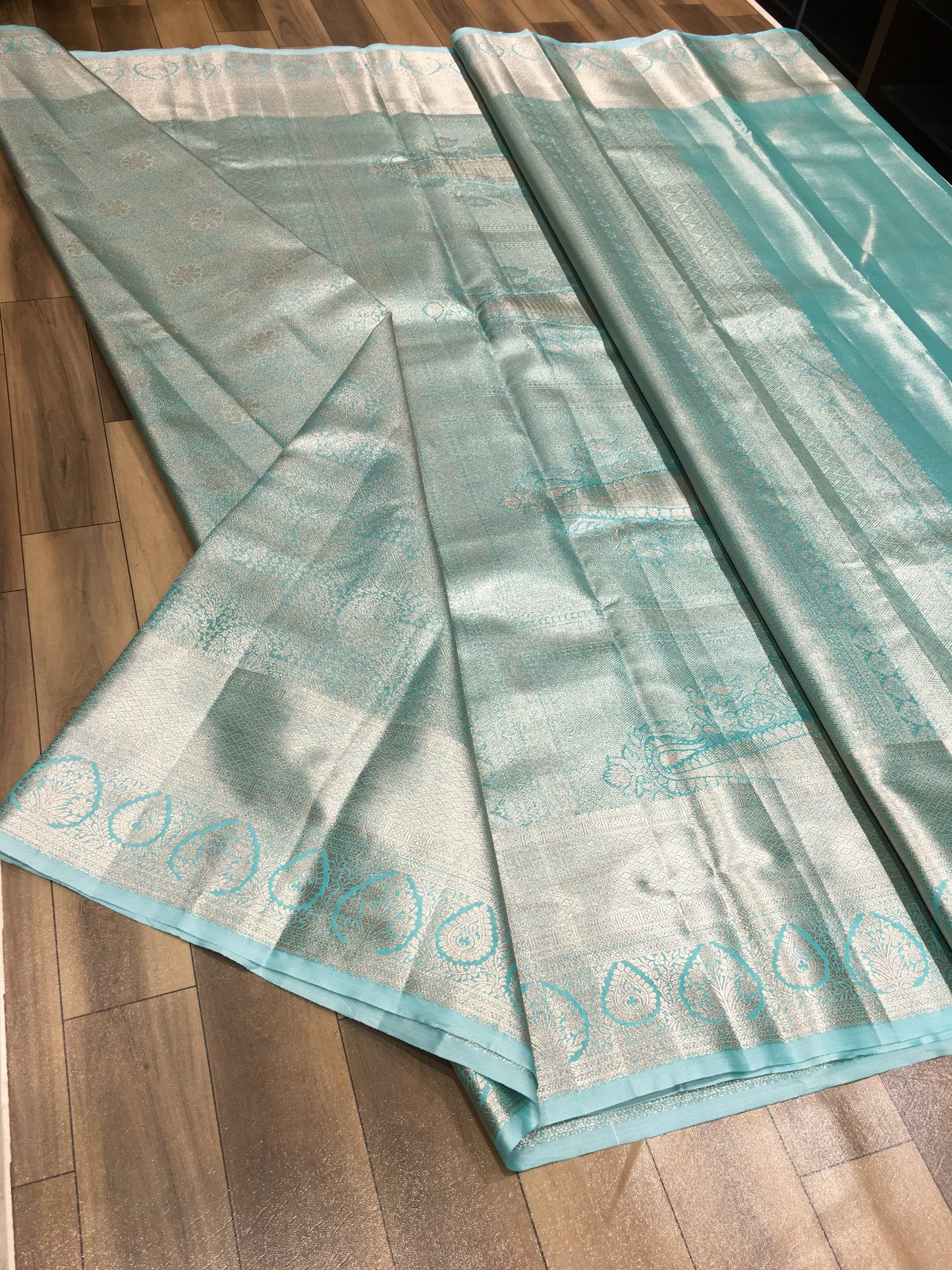 Semi Kanchipuram Tissue Saree