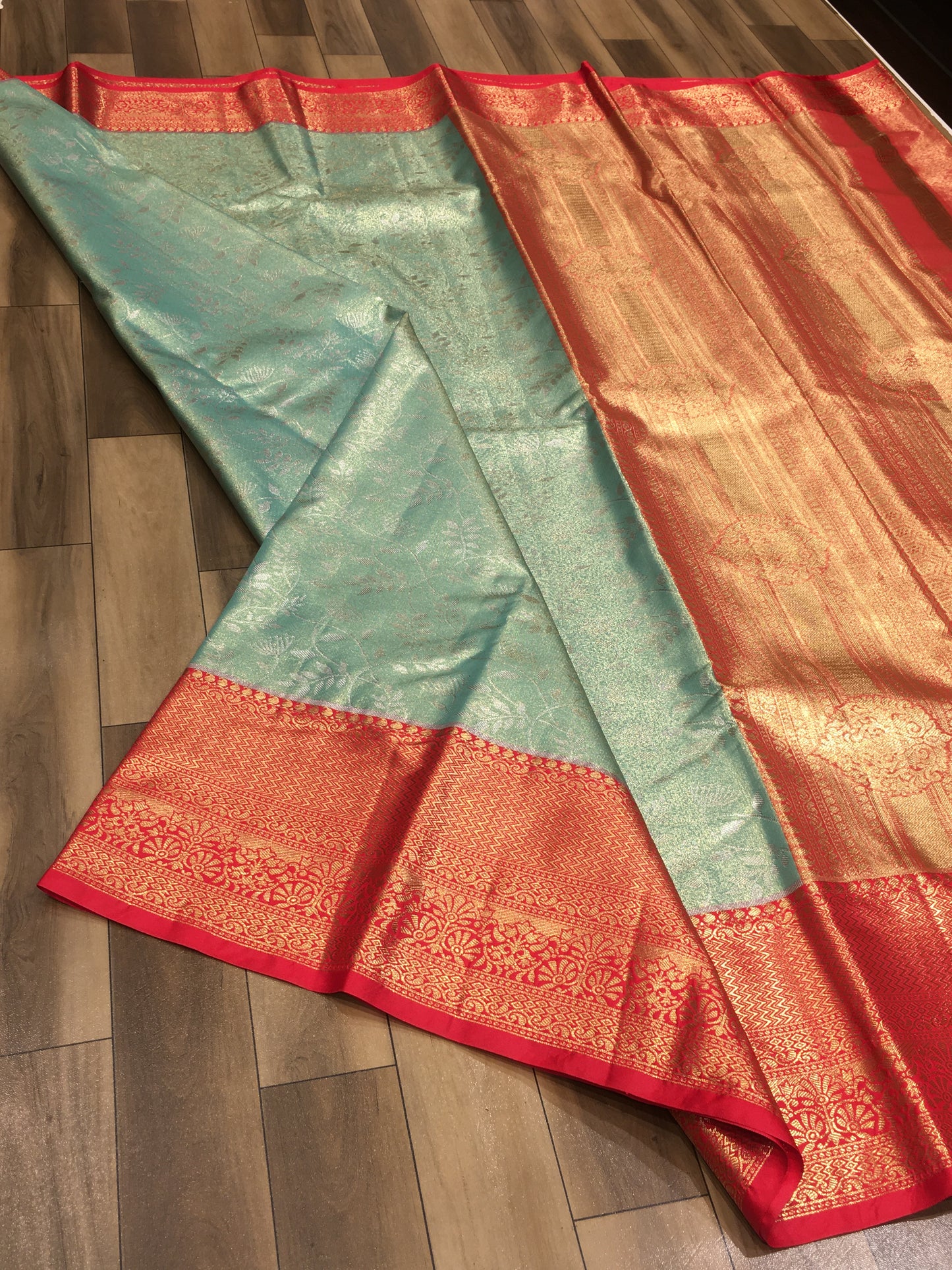 Semi Kanchipuram Tissue Saree