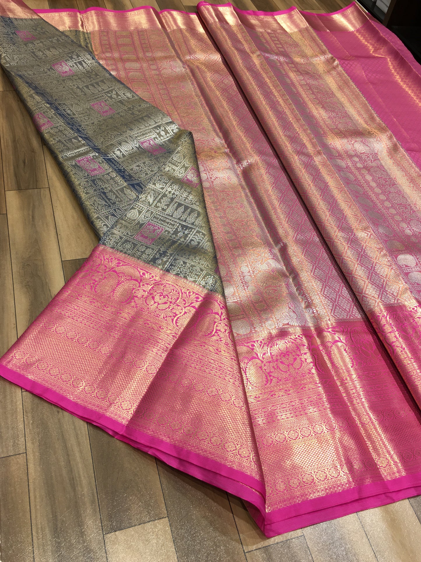 Semi Kanchipuram Tissue Saree