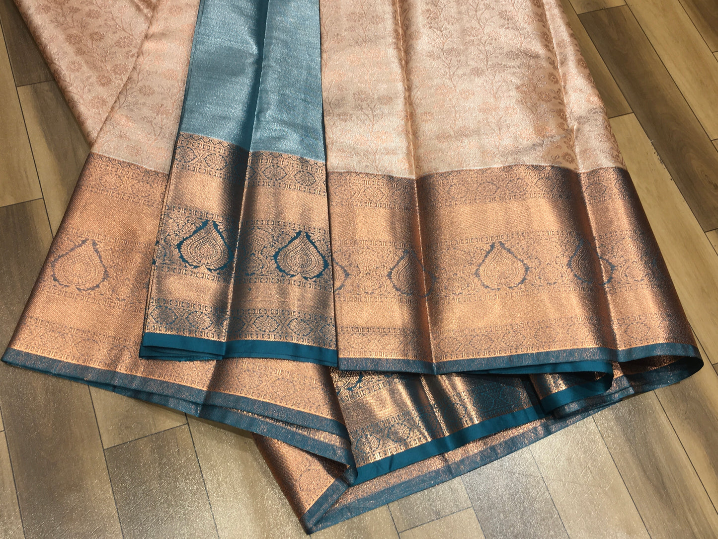 Semi Kanchipuram Tissue Saree