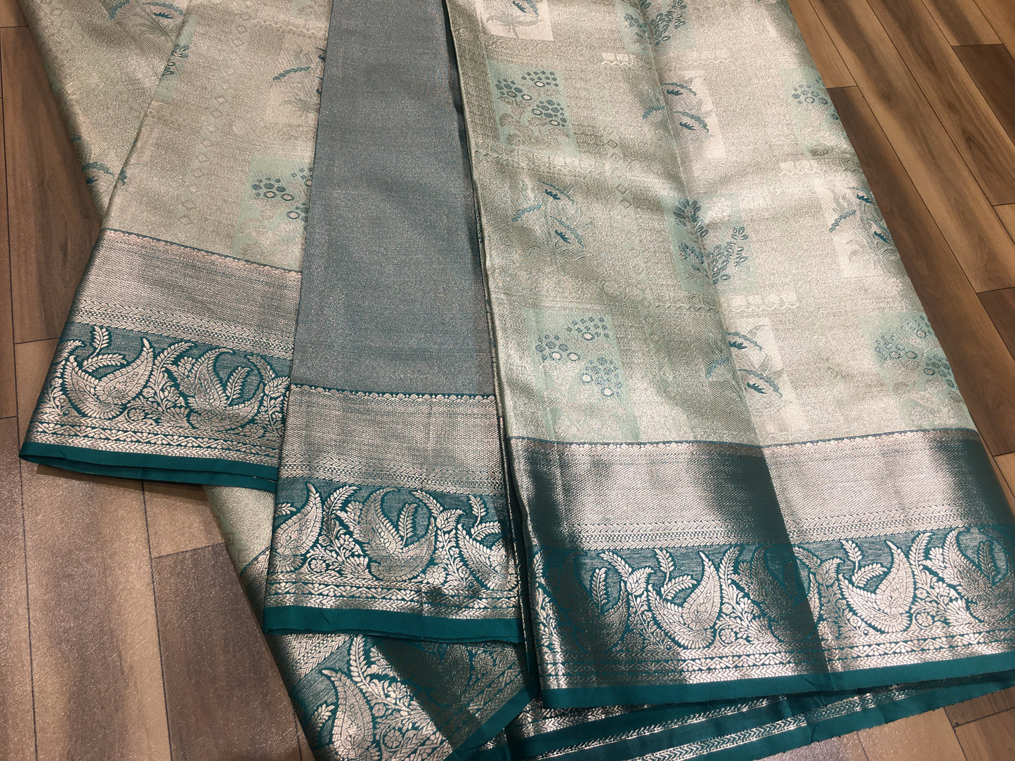 Semi Kanchipuram Tissue Saree