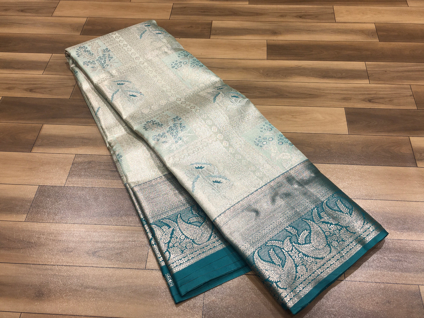 Semi Kanchipuram Tissue Saree