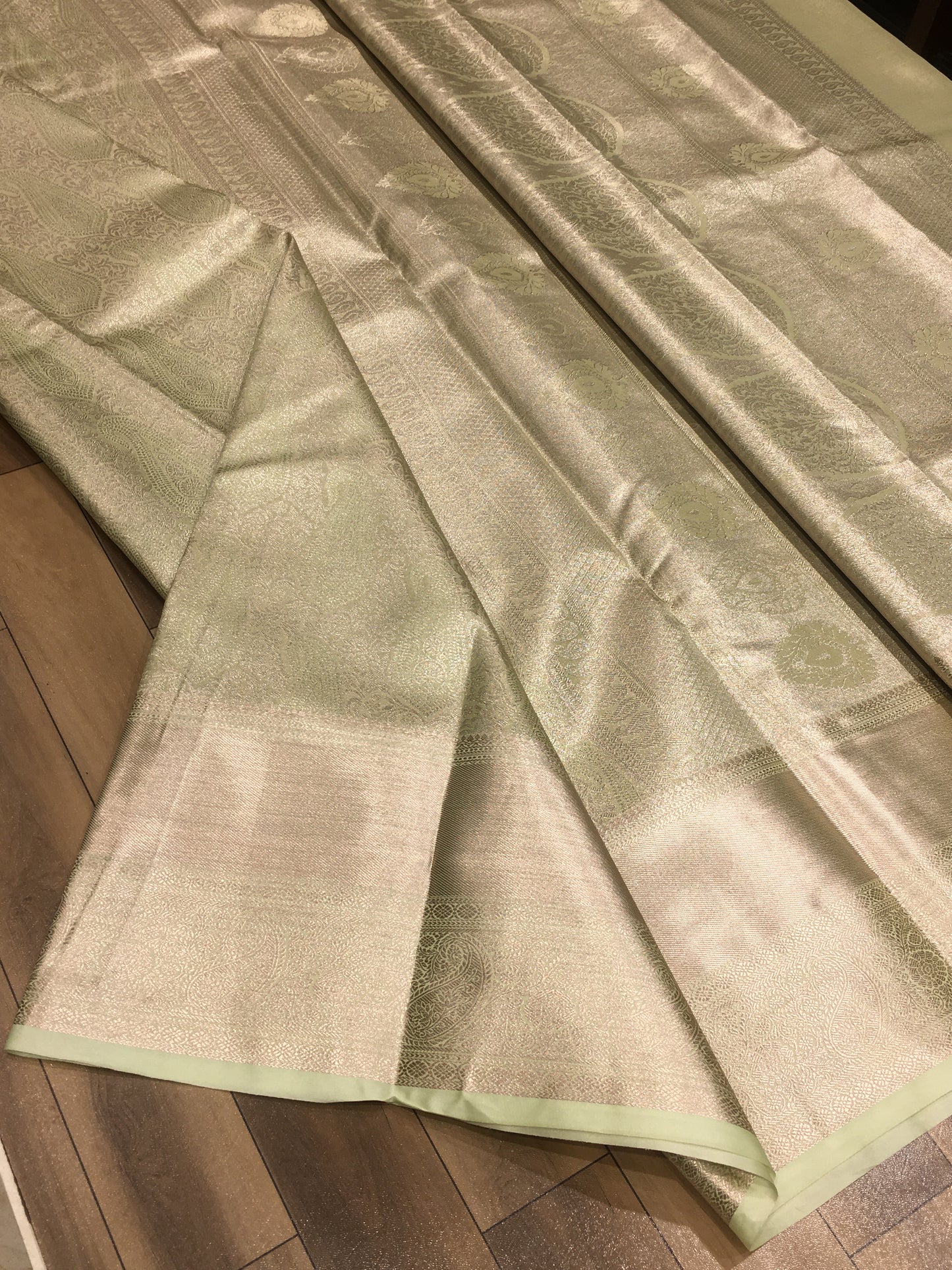 Semi Kanchipuram Tissue Saree