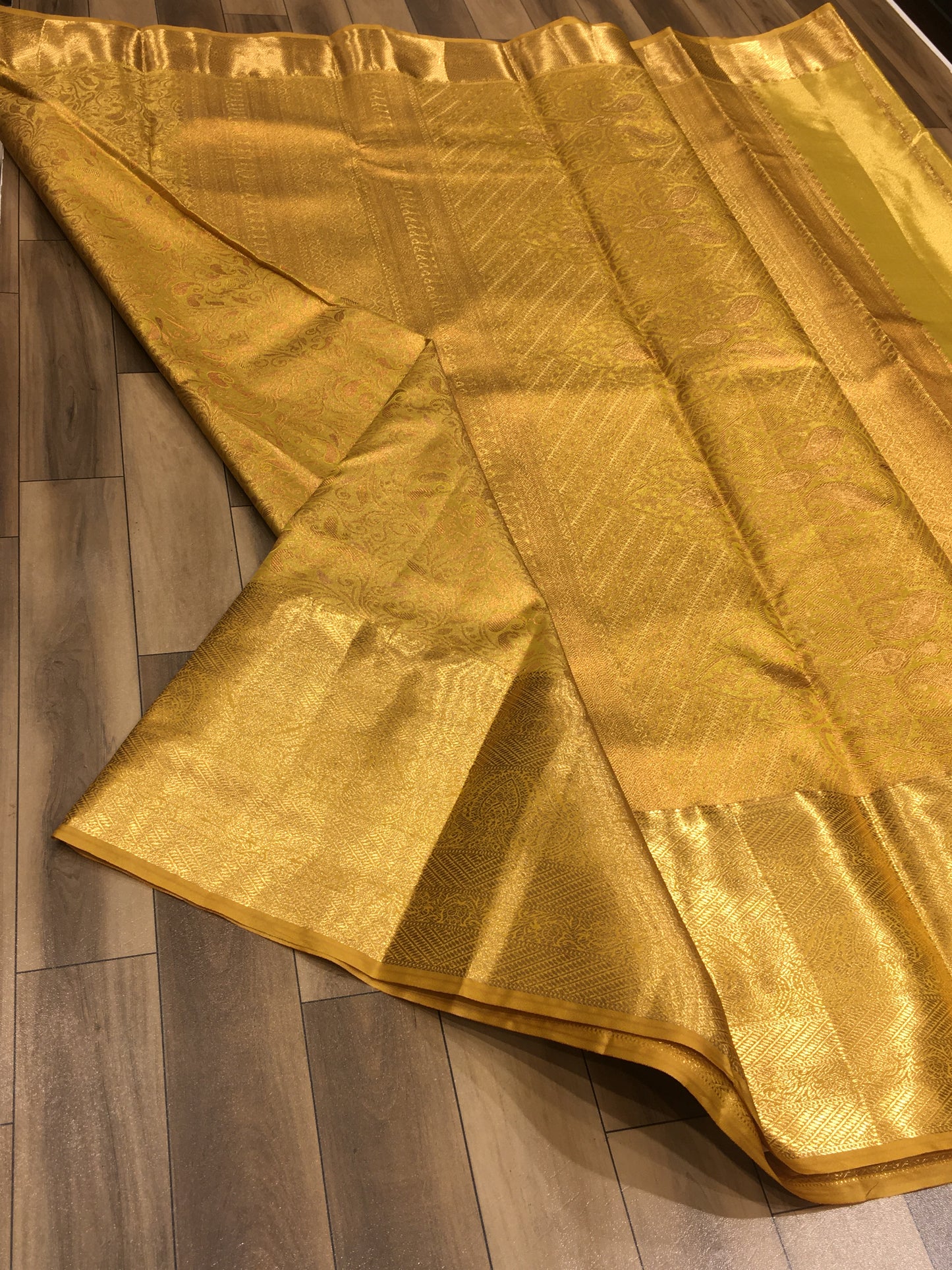 Semi Kanchipuram Tissue Saree