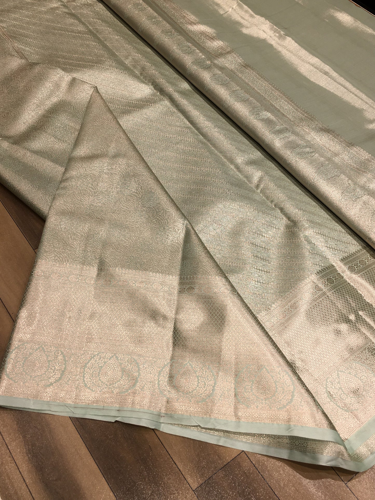 Semi Kanchipuram Tissue Saree