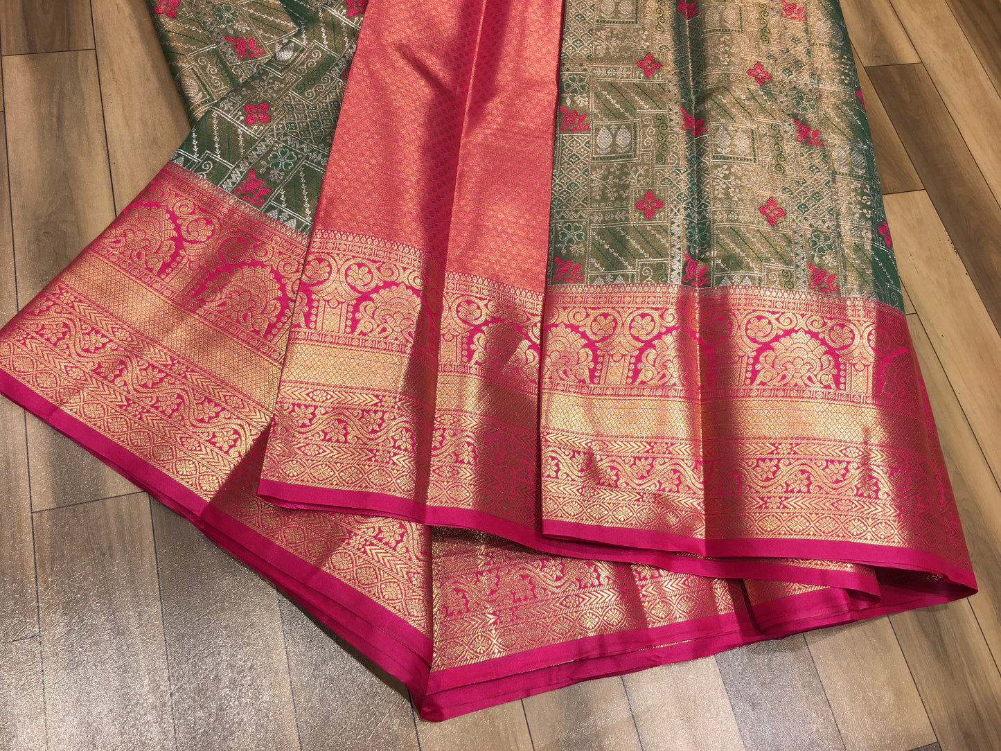 Semi Kanchipuram Tissue Saree