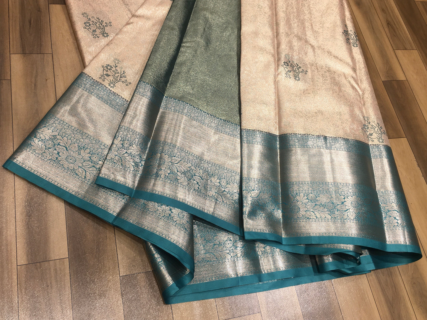 Semi Kanchipuram Tissue Saree