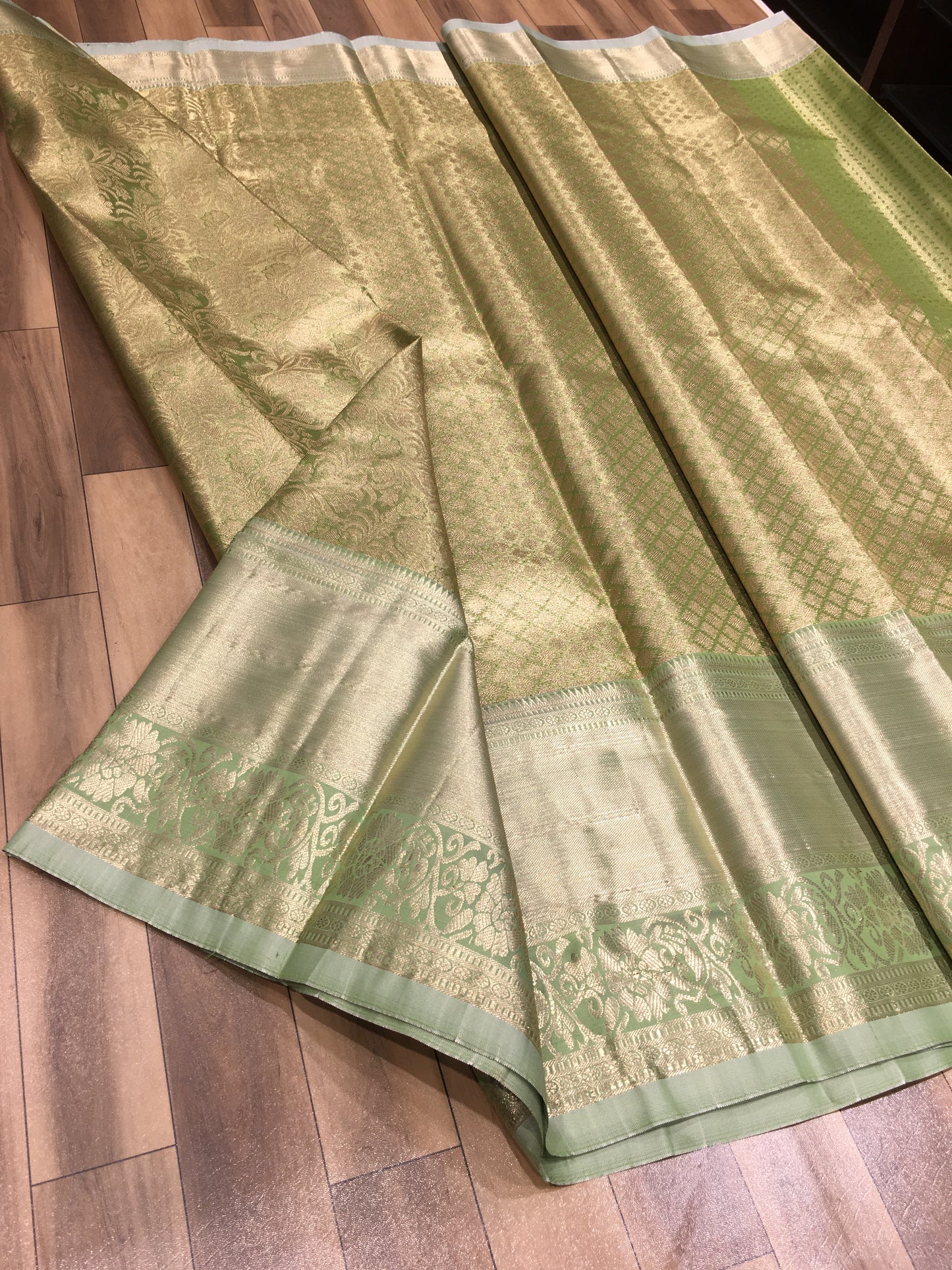 Semi Kanchipuram Tissue Saree