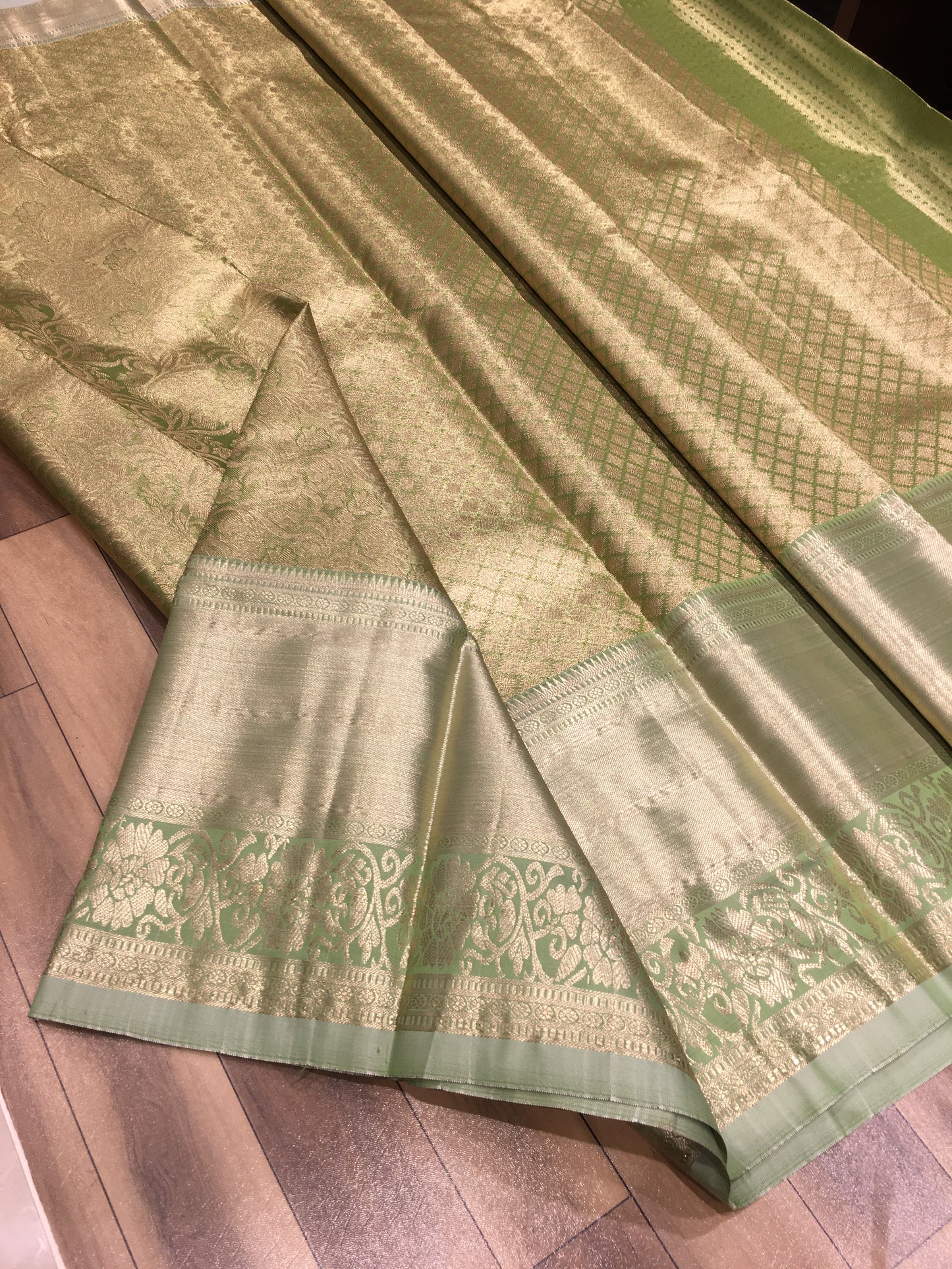 Semi Kanchipuram Tissue Saree