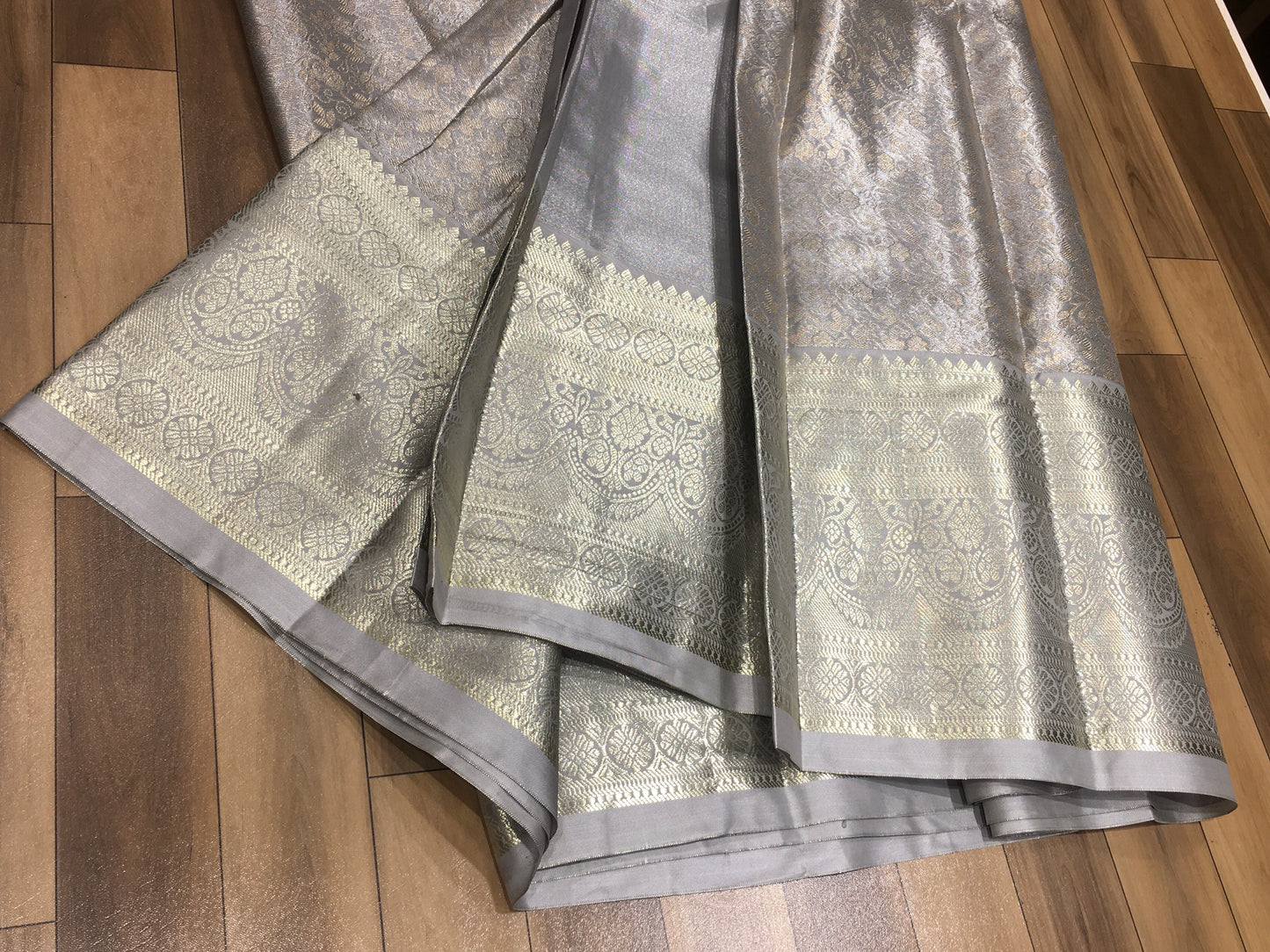 Semi Kanchipuram Tissue Saree