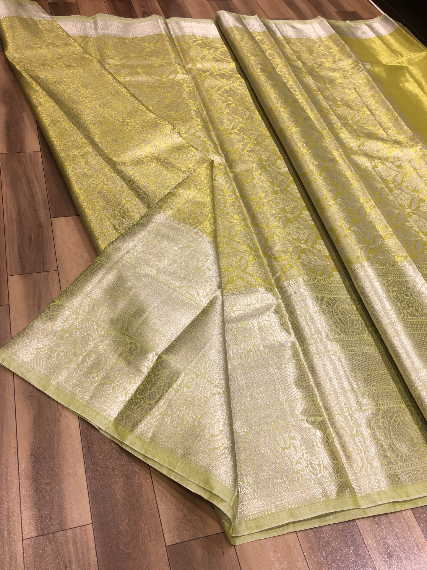 Semi Kanchipuram Tissue Saree