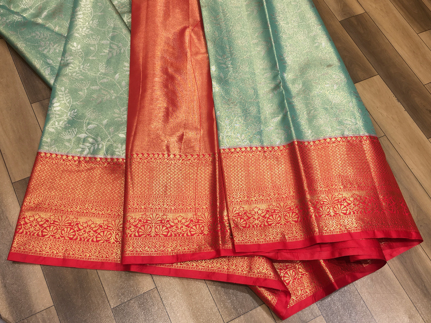 Semi Kanchipuram Tissue Saree