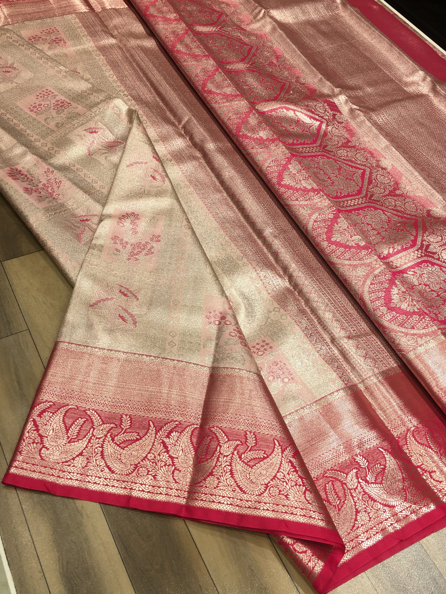 Semi Kanchipuram Tissue Saree