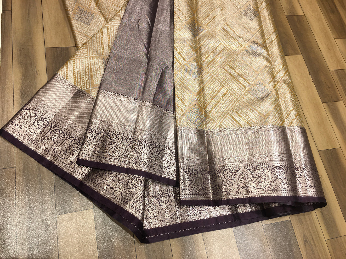 Semi Kanchipuram Tissue Saree