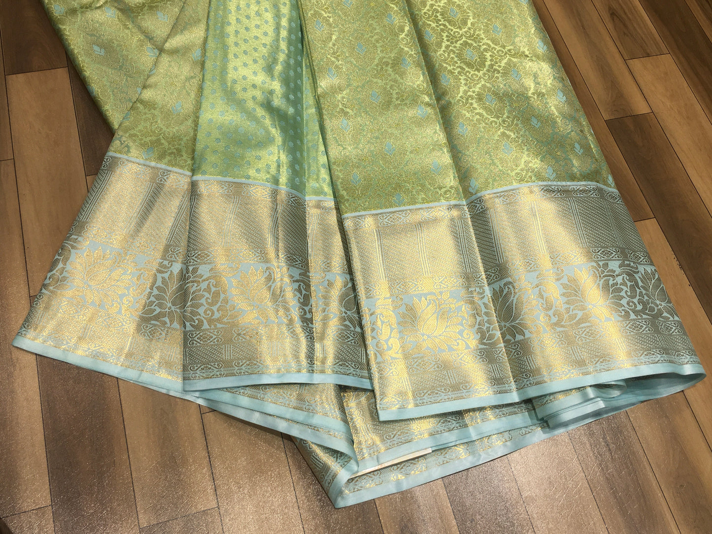 Semi Kanchipuram Tissue Saree