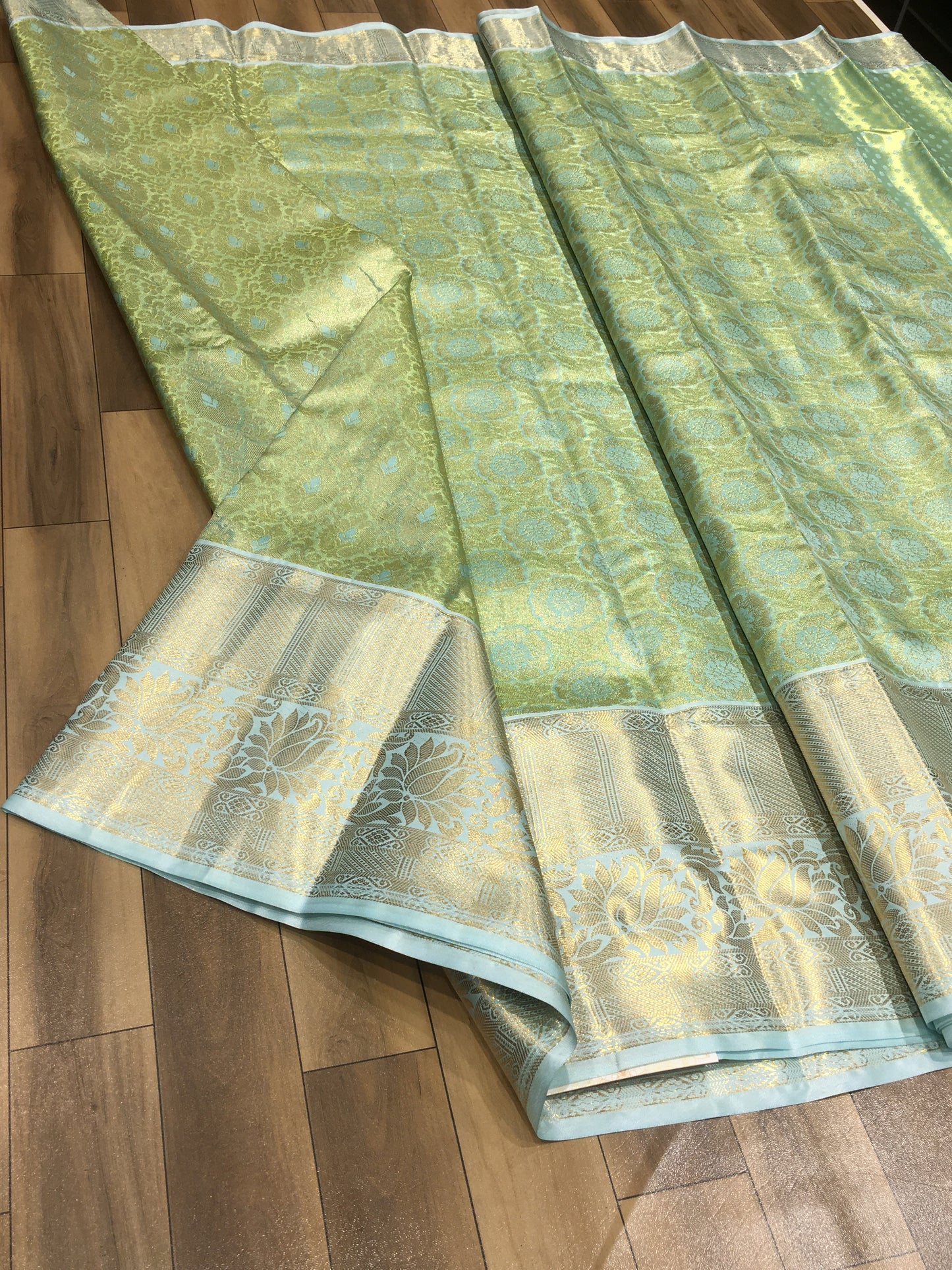 Semi Kanchipuram Tissue Saree