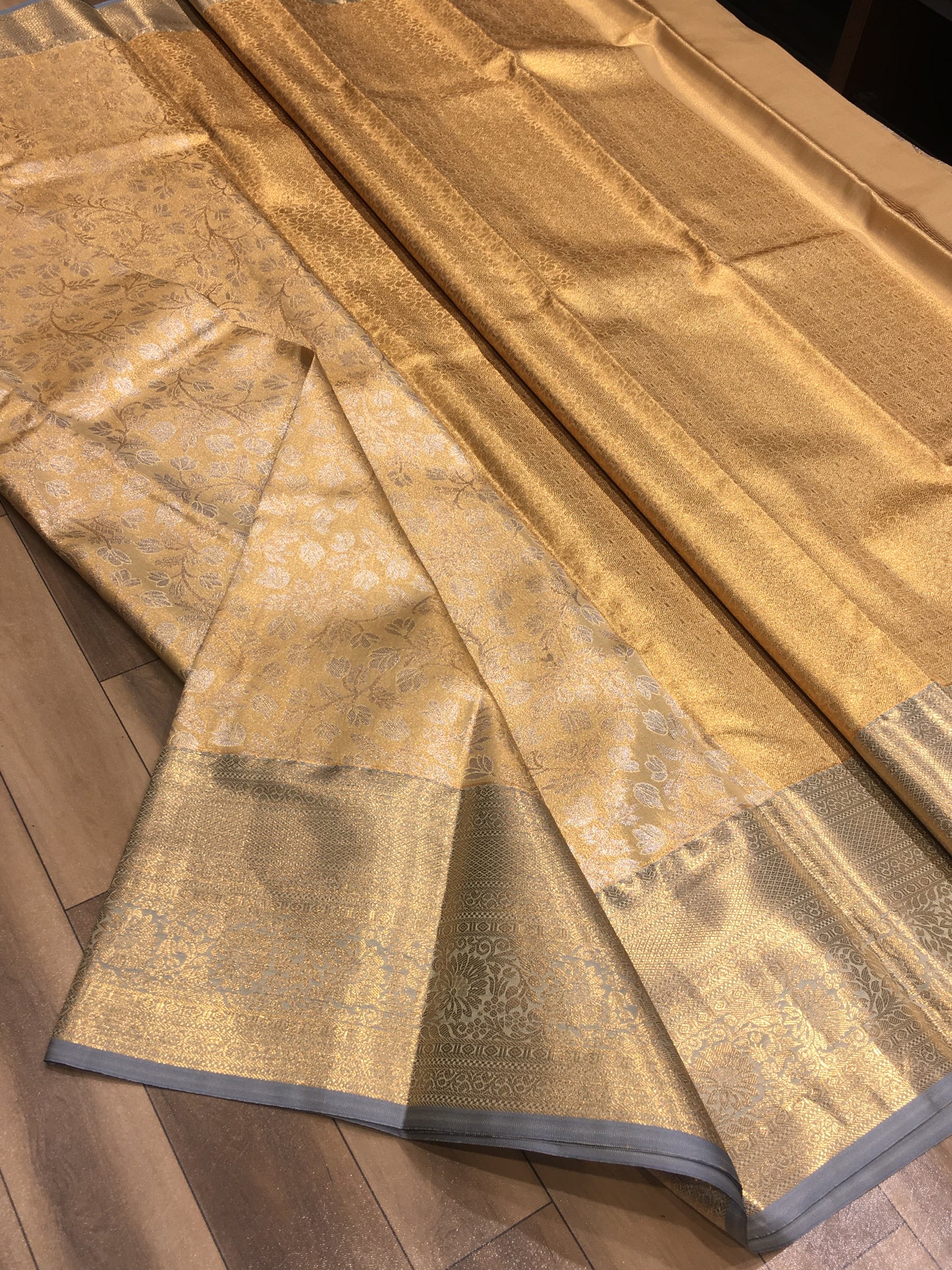 Semi Kanchipuram Tissue Saree